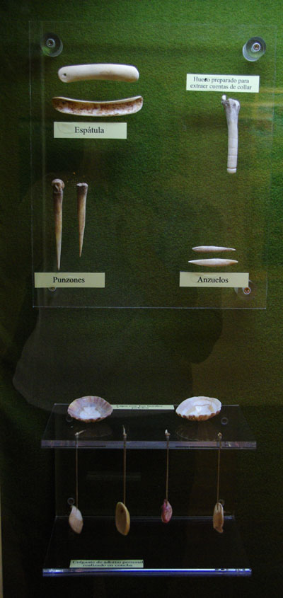 Benhoarita artifacts, Belmaco cave, Mazo
